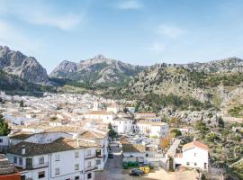 Hotel Foto: Awesome Apartment In Grazalema With Kitchenette