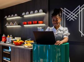 MOKA Hôtel centre-ville, hotel in Lorient