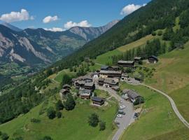 Gite du pèlerin-Chalet de montagne jusqu'à 20 personnes, khách sạn ở Orsières