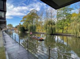 Hotel Photo: Spectacular River Views In The HEART of Cambridge