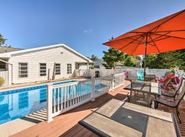 Hotel Foto: Spacious Palmyra Home with Fire Pit and Deck!