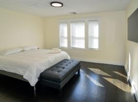 Hotel Photo: Modern Two Bedroom Condo - Boston