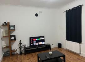 Хотел снимка: Lovely 1-Bedroom Home With Free Parking & Garden.