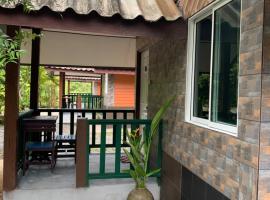 A picture of the hotel: Krua Chehe Resort ครัวเจ๊ะเห รีสอร์ท