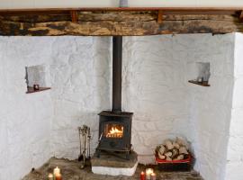 Фотография гостиницы: Corderry Farmhouse, idyllic cottage amid 250 acres