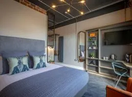 Hotel67