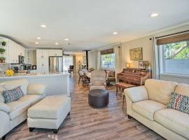 Hotel Photo: Charming Laguna Hills Home with Private Hot Tub