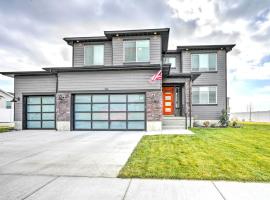 Hotel Photo: Family-Friendly Orem Home with Pool Access!