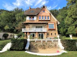 A picture of the hotel: Maison de luxe nichée dans le bois pour vivre une expérience unique