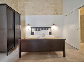 Old Lodge Apartment 3 by Vallettastay, hotel in Valletta