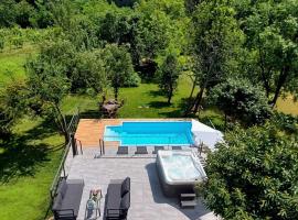 Zdjęcie hotelu: House with hot tub, sauna and swimming pool near Zagreb