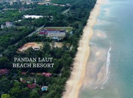 Pandan Laut Beach Resort, Hotel in Kampung Penarik