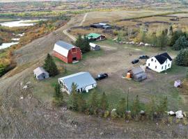 Character farmhouse set in beautiful countryside, hotel in Saskatoon