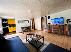 Hotel Foto: Newly furnished beautiful old building apartment in the center with Apple TV