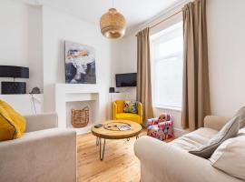 Hotel Photo: Penarth Townhouse close to Cardiff & Bay