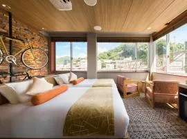 HOTEL BEACON ONOMICHI, хотел в Ономичи