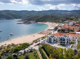 The Black Pearl Villas, Hotel in Kalamítsi