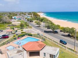 รูปภาพของโรงแรม: Apartamento frente a la Playa Arecibo Puerto Rico