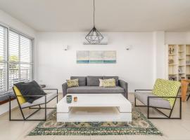 ホテル写真: Port area - Spacious 2 bdr close to the Port