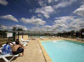 Terres de France - Les Hameaux de Miel, hotel v destinaci Beynat