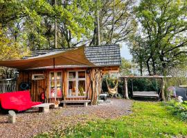 होटल की एक तस्वीर: Tiny House/Waldhaus - Westerwald