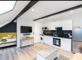 Bienvenue à Reims type studio charmant et lumineux 2eme étage, hotel a Reims