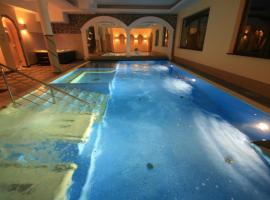 Dwór Ostoia, ξενοδοχείο σε Rymanów