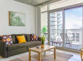 Hotel fotografie: Two Bedroom Apartment with Pool At Midblock Miami