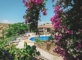 Hotel fotografie: Cyprus Villages - Bed & Breakfast - With Access To Pool And Stunning View