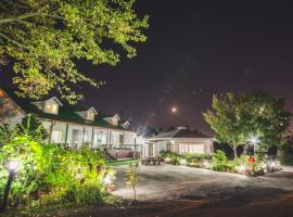 A picture of the hotel: Sunyang Village Dome Caravan