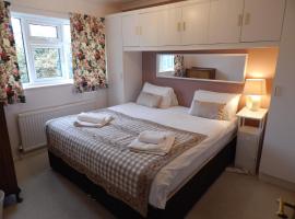 Hotel Foto: Two bedroom corporate and family stay with parking in popular location