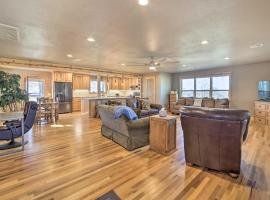 Ξενοδοχείο φωτογραφία: Claremore Country Home with Large Yard and Grill!