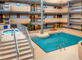 Best Western Plus Village Park Inn, hotel i Calgary