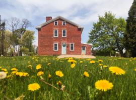 Ξενοδοχείο φωτογραφία: Farmhouse Broad Brook: Comfort & Charm.