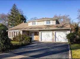 Cheerful Studio Getaway/Garden/By Lake State Park., hôtel à West Hempstead