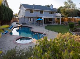 Hotel foto: @ Marbella Lane - 4BR Cozy home in SJ Pool