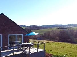 ホテル写真: Huis met zonneterras, tuin en panoramisch uitzicht