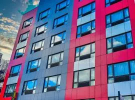 Super 8 by Wyndham Bronx Near Botanical Garden