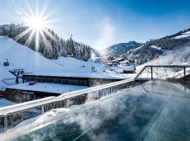 ALMMONTE PRÄCLARUM SUITES Design Hotel, hotel en Wagrain