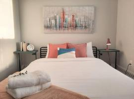 Fotos de Hotel: Modern Suite in Historic Bldg. Minutes to DT