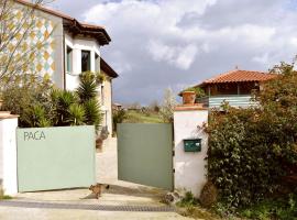 ホテル写真: PACA casa rural. Arts and Landscape in Asturias