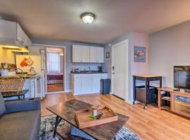 Hotel Photo: Downtown Hallowell Retreat with Water Views!