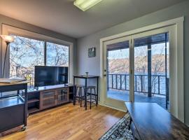 Hotel Photo: Cozy Water-View Apt in the Heart of Downtown!