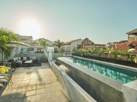 Hotel kuvat: AmazINN Places Rooftop and Design Pool II