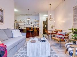 Mountain Retreat, Pool & Hot Tub, BBQ, Patio, King Bed, Sleeps 6!, ξενοδοχείο στο Κάνμορ