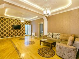 Nizami Street nearby McDonald's Shikka, hotel em Baku