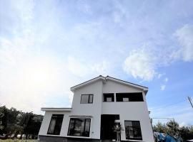 HIROSAKI清水森はうす, Hotel in Hirosaki