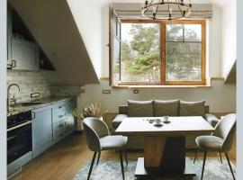 Nora Berry, Hotel in Nida