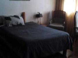 Фотография гостиницы: Dormitorio en Polanco (solo hombres)