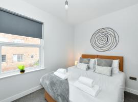 A picture of the hotel: Long Eaton Modern 4bed House